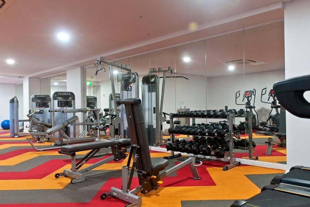 סידני Four Bedroom Apartment With Facilities In Olympic Park מראה חיצוני תמונה